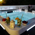 וילה Dinos